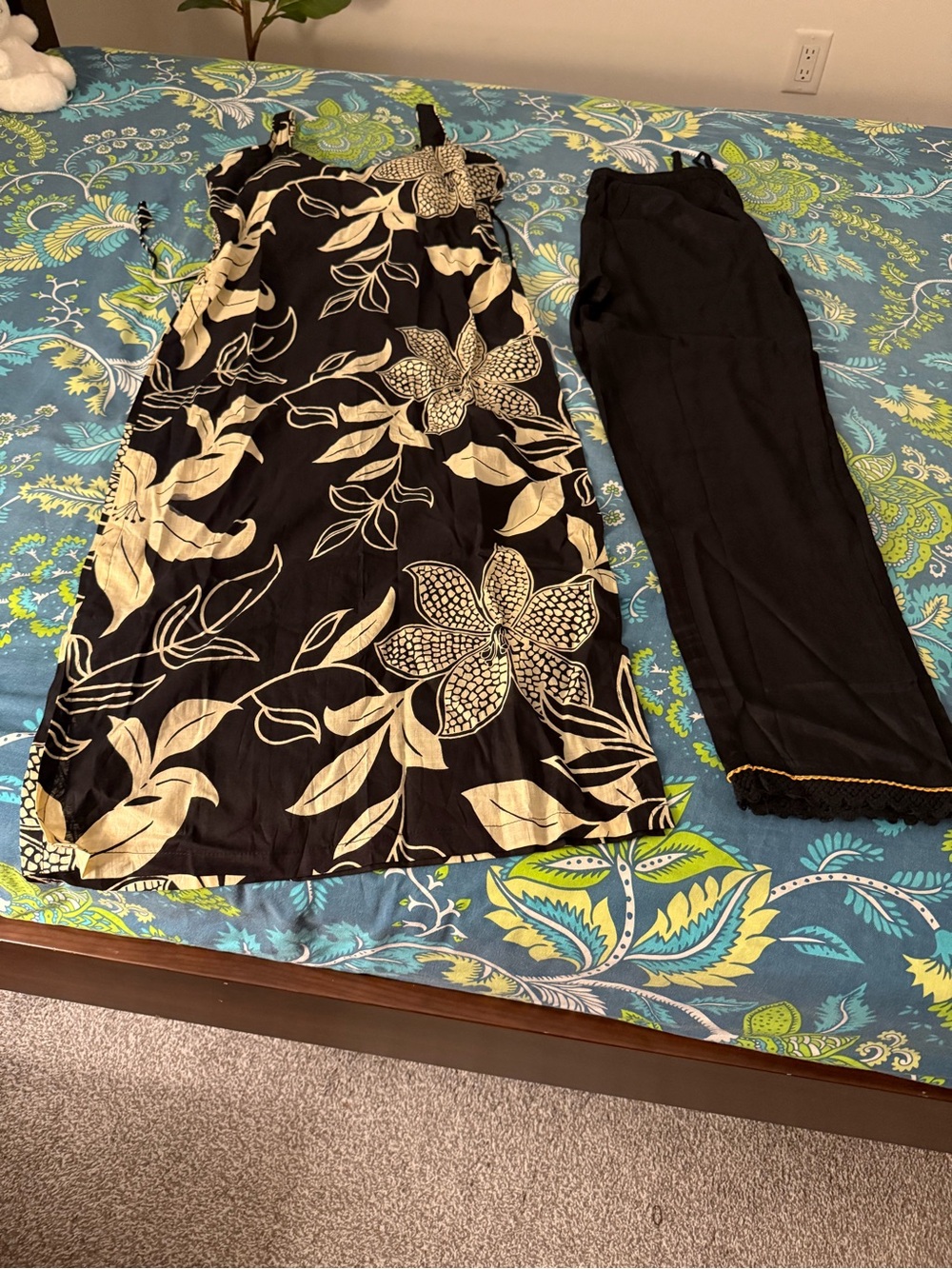 Black Floral Sleeveless suit with Matching Black Pants